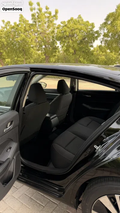 Nissan Altima SV 4