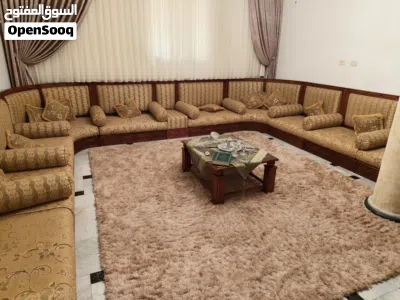 جلسة أرضية في حالة ممتازة 3