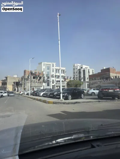 مبني تجاري رئيسي فشلوم بالقرب من جزيرة الدوران و امام بركيدجو الجامع يبعد علي جزيرة فشلوم دقيقة مشي 3