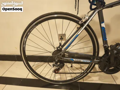 Used road bike - alloy frame with drop handlebars, 2