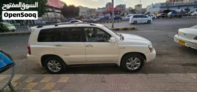 Toyota Highlander GXR 2