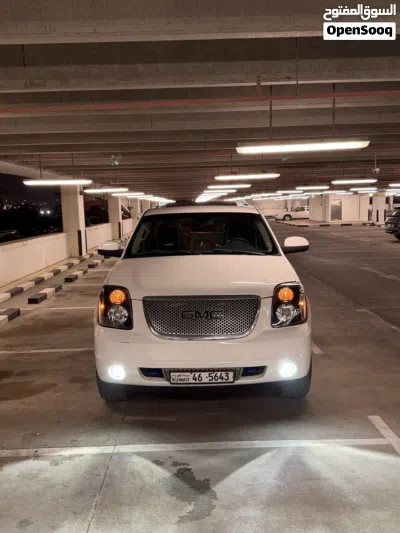 GMC Yukon Denali 2