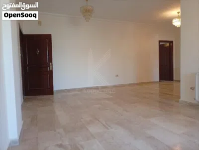 شقة مميزة للبيع في ام السماق 2