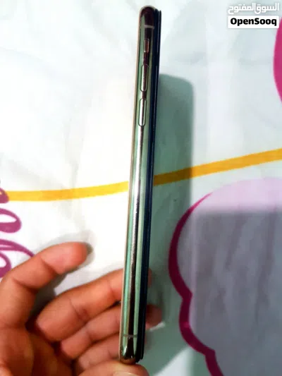 ايفون Xs ذهبي ذاكرة 256 3