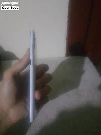 جهاز A11 في كسر بسيط في شاشة 4