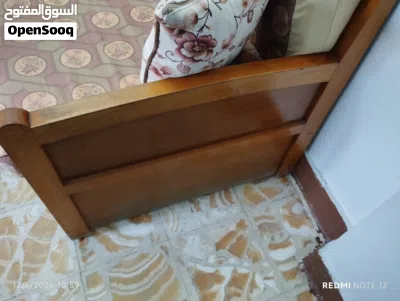 اثاث منزلي عدد 2 كنبه وطرابزه 4