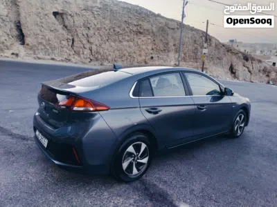 Hyundai Ioniq Standard 4