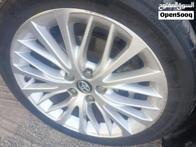 Toyota Camry XLE 3