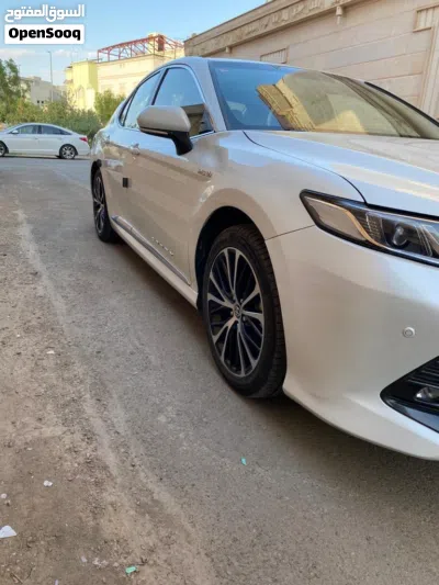 تويوتا كامري GLE 3