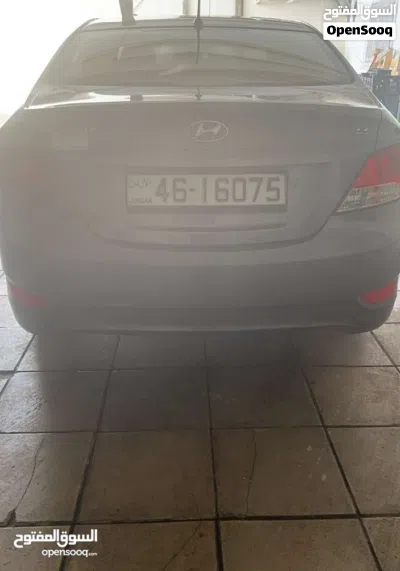 Hyundai Accent Standard 3