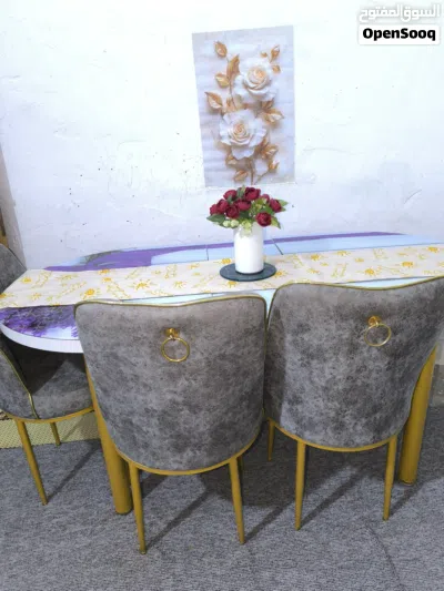 ميز طعام نضيف كلش يحتوي ع3كراسي نضام سلايت 2