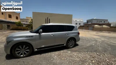 Infiniti QX56 2