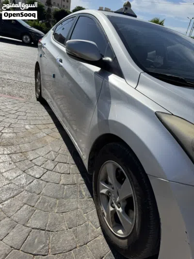 هيونداي افانتي Standard 3