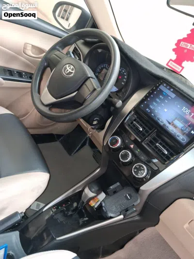 Toyota Yaris Basic 4