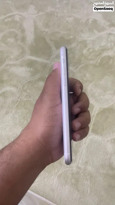 iPhone 11 4