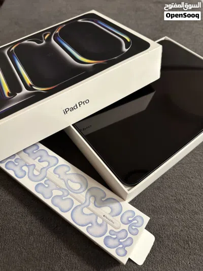 iPad Pro 6th Gen 11” 1TB، نظيف جداً، AppleCare ساري، مع كفر وحماية شاشة وشاحن وكيبل أصلي. 2