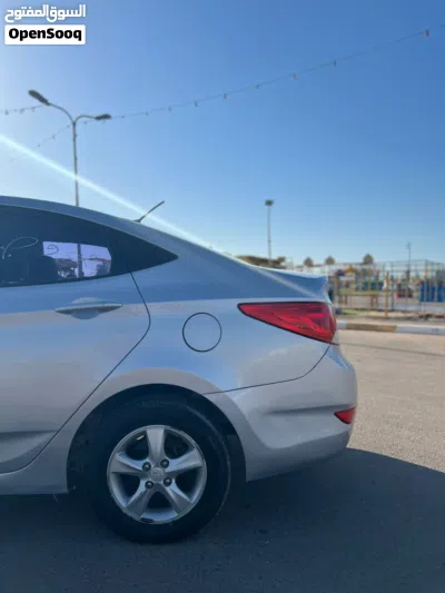 Hyundai Accent GL 3