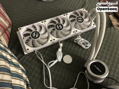 مبرد مائي ليان لي 360 ملم ابيض بحالة ممتازة للبيع السريع 2