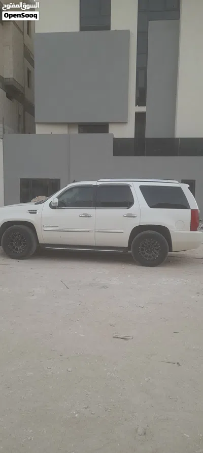 Cadillac Escalade Standard 3