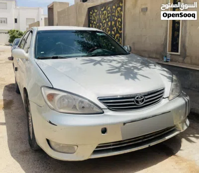 Toyota Camry LE 4