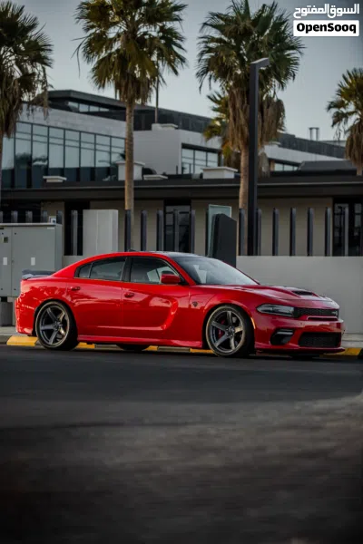 Dodge Charger SRT8 Hellcat 4
