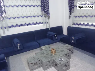 مجلس ارضي مكون من ست جنابي ست مراكي وست مساند مع برادي دبل رول وطاولات وسجادة 3