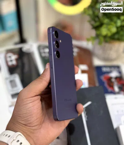 عرض خااص : Samsung S24 - 256gb هاتف نظيف جدا بحالة الوكالة بدون اي شموخ أو مشاكل مع ضمان و ملحقات 3