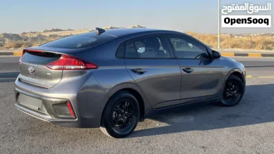 Hyundai Ioniq Standard 3