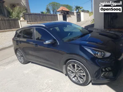 Kia Niro SX Touring 3