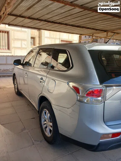 Mitsubishi Outlander Standard 3