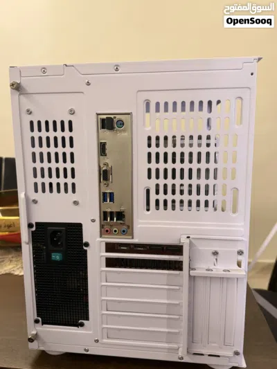 للبيع PC Gaming كامل مع الشاشة والملحقات 2
