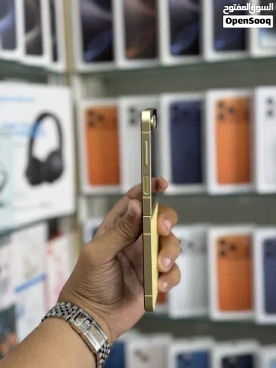 عرض خاص : Samsung Z flip 6 256GB هاتف نظيف جدا بحالة الوكالة بدون اي شموخ أو مشاكل مع ضمان و ملحقات 4
