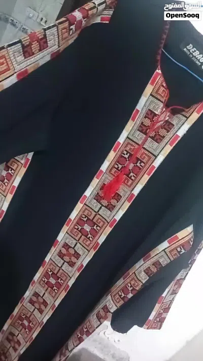 ثوب تريكو بحاله ممتازة 3