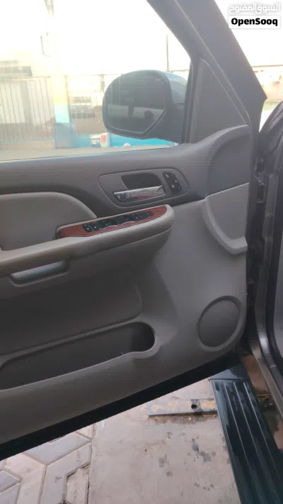 GMC Suburban 2