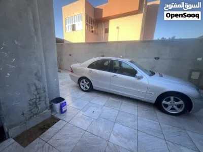 مرسيدس بنز الفئة-C C 200 2