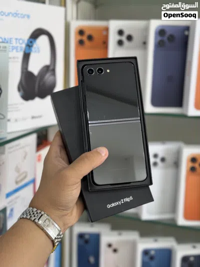 عرض خااص : Samsung Z flip 5 256gb هاتف بحالة الوكالة بدون اي شموخ أو مشاكل مع ضمان و ملحقات بأقل سعر 2