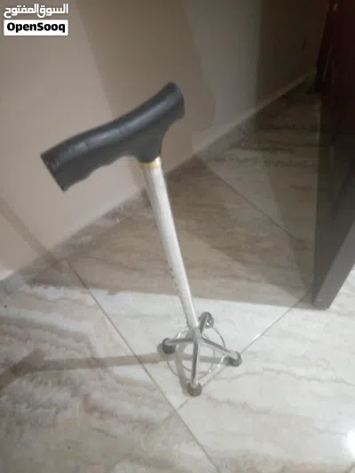 عكاز استعمال طبي للمسنين والمرضى+تجبيره رقبه 4