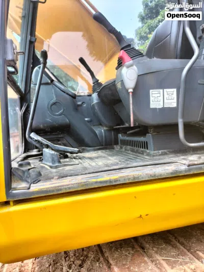 KOMATSU PC200-8MO Excavator 4