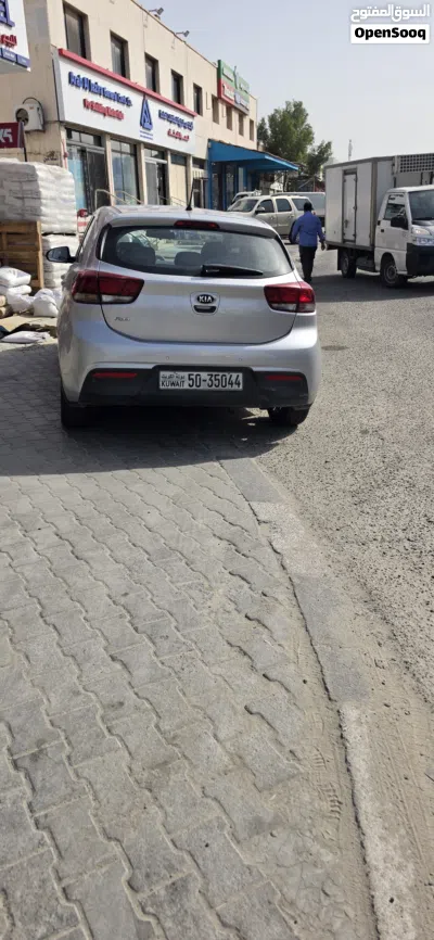 كيا ريو Standard 4