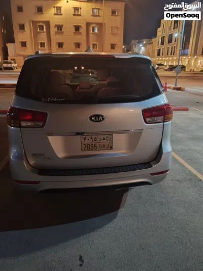 Kia Carnival Standard 4