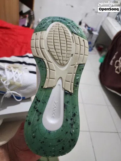 I want sell shoes branded new balance. Adidas. Asics 2