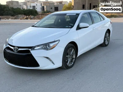 Toyota Camry SE 2