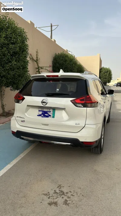 Nissan X-Trail S 2
