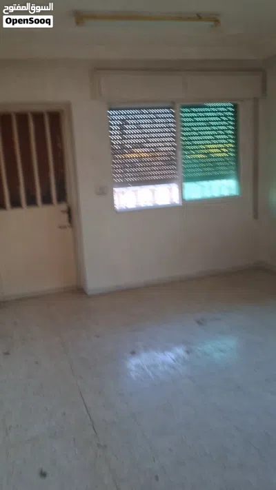 شقة للايجار الزرقاء الجديد قرب دوار الجي كي اول شارع الوينك مسطح 249 غرف عدد4 حمام 2 شرفة 2 3