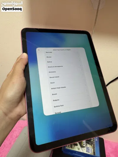 Ipad a11 good as new 3