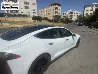 Tesla Model S Long Range 4