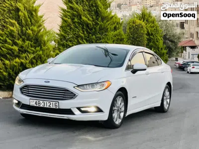 Ford Fusion SE 2
