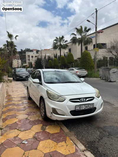 Hyundai Accent Standard 2