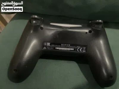 عندي يد بلاستيشن فور اصلية جديدة لكن من غير باكو بسعر 100 2