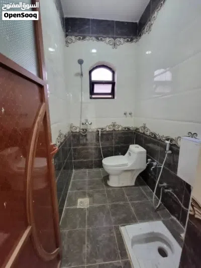 عمارة سكنية للبيـــــــــــــــــــع فاخرة المساحة : لبنتين ونص حرررر معمدة المكان : بيت بوس حي 2